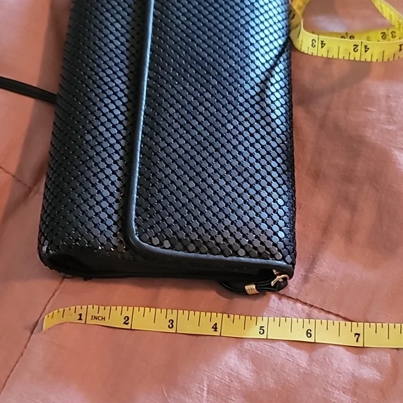 STUNNING WHITING AND DAVIS BLACK MATTE MESH CROSSBODY CLUTCH - Picture 14 of 16